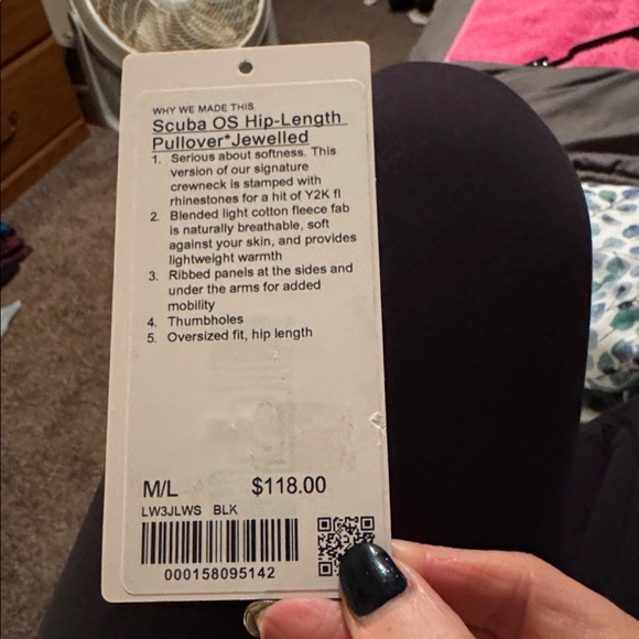 NWT - Scuba Oversized Hip-Length Pullover - Size Medium/Large
Jewelled - Picture 6 of 6